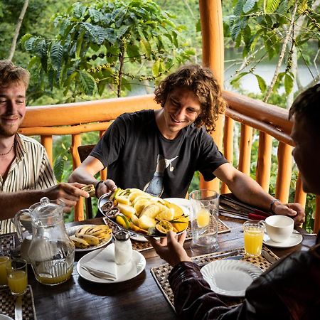 Dave The Cave Eco Lodge And Cultural Campsite Rubirizi エクステリア 写真