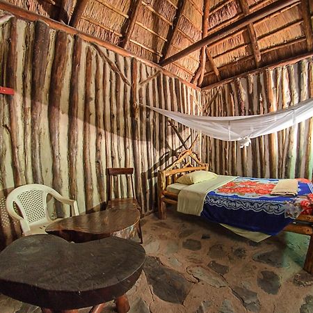 Dave The Cave Eco Lodge And Cultural Campsite Rubirizi エクステリア 写真