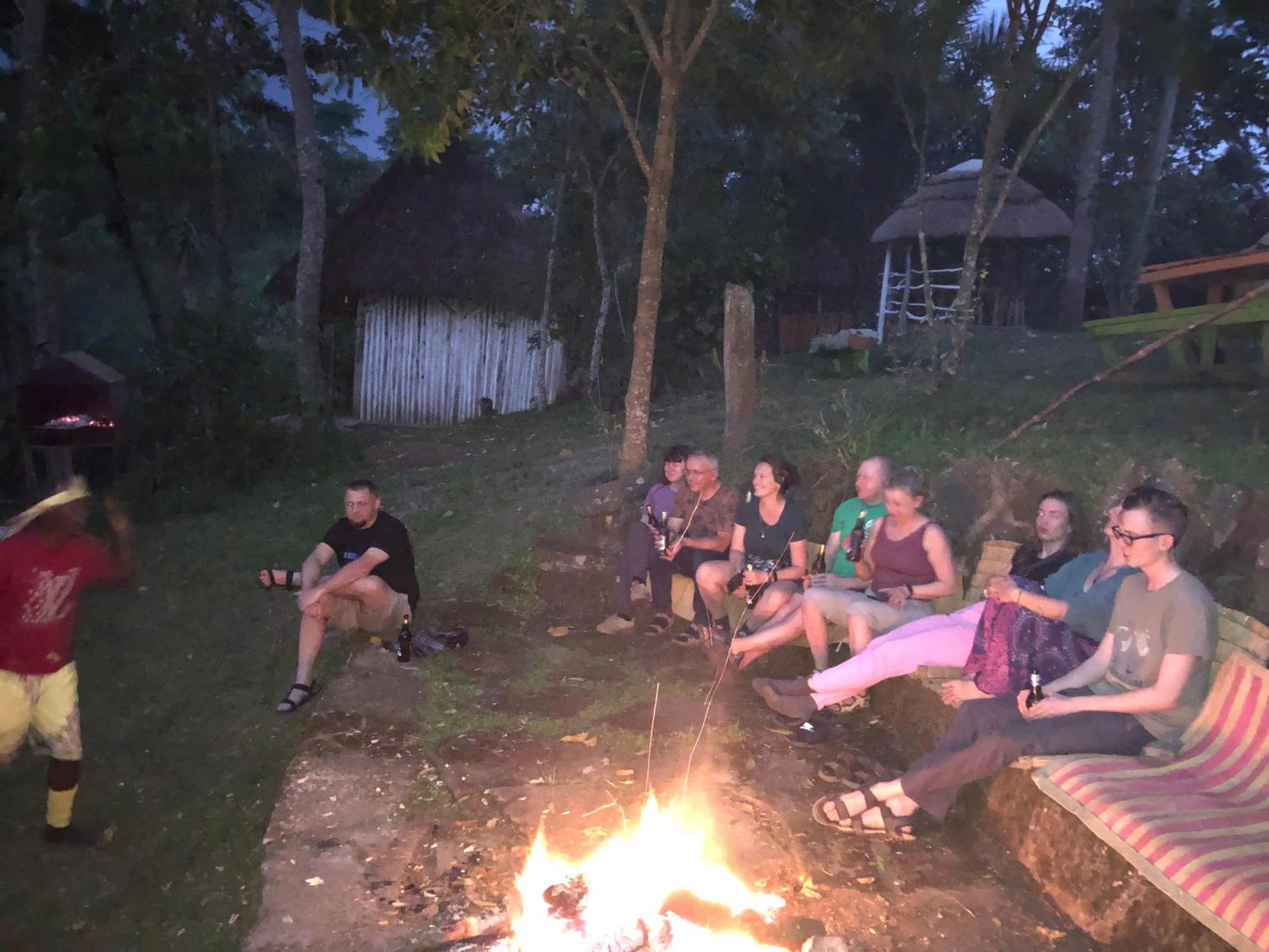 Dave The Cave Eco Lodge And Cultural Campsite Rubirizi エクステリア 写真