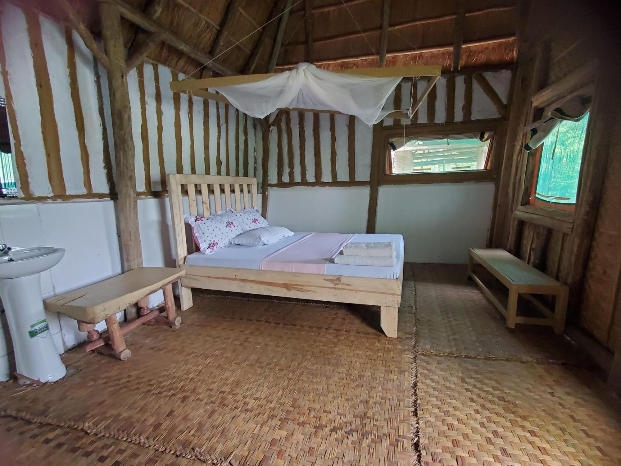Dave The Cave Eco Lodge And Cultural Campsite Rubirizi エクステリア 写真